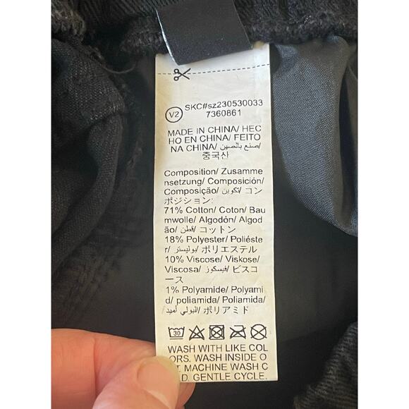 SHEIN Plus Size Summer Ripped Denim Shorts 3X - Picture 6 of 7